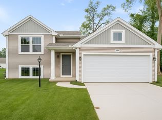 362 White Pine Ct, Belding, MI 48809