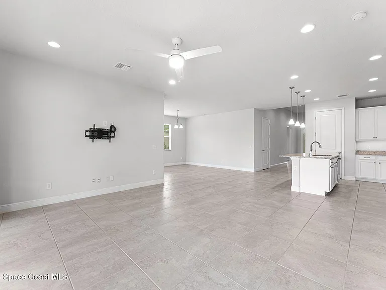 7440 Jazero Pl — Photo 9