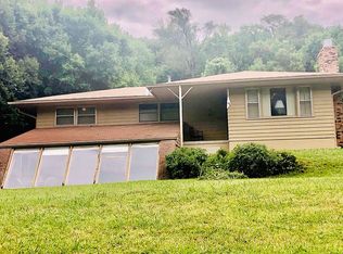 15978 Borden Rd, Crescent, IA 51526