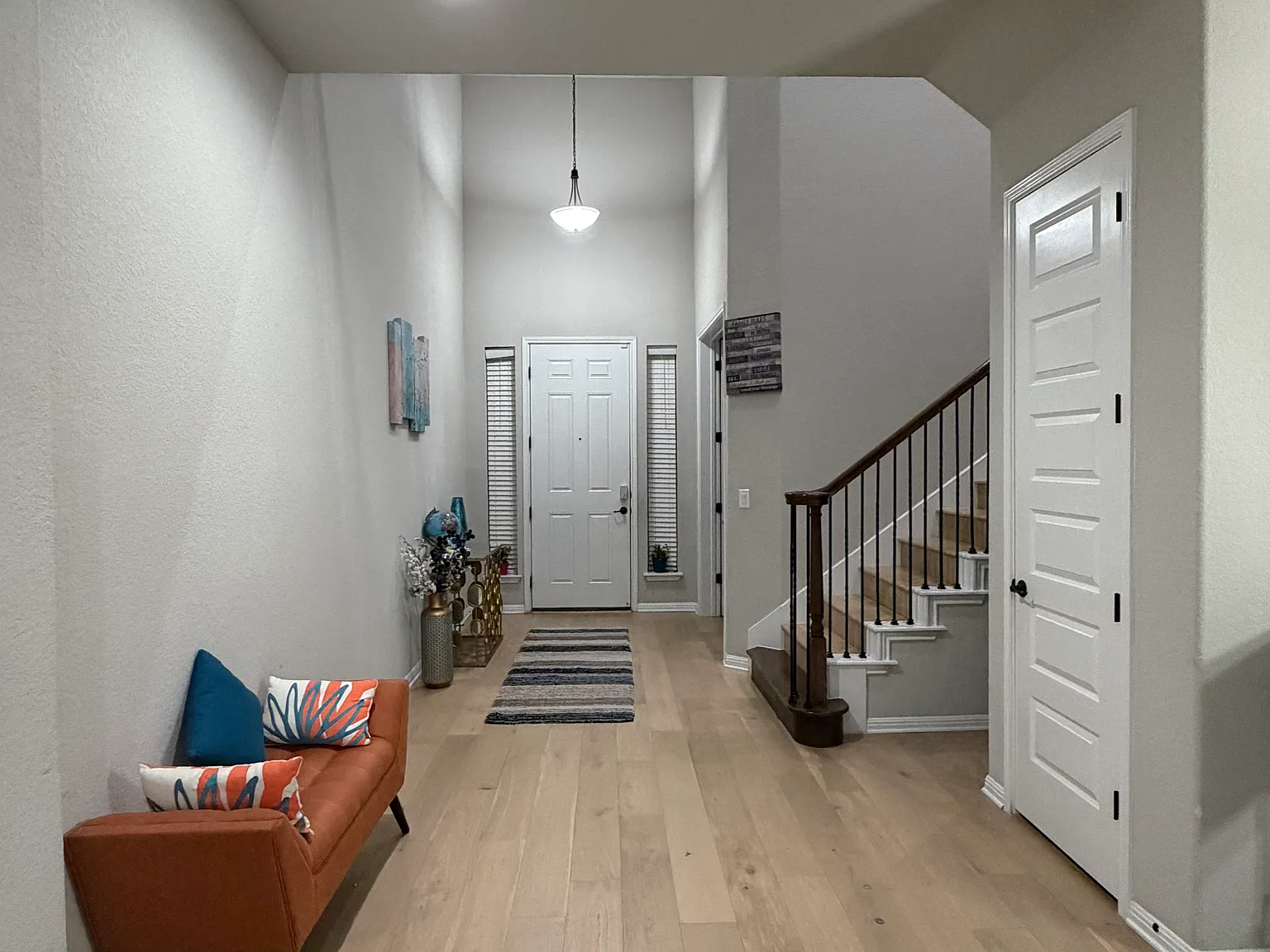 4 bed, 3.5 bath, 3530 sqft, $3,900 — Photo 3