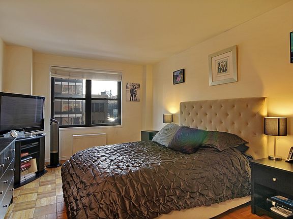 3rd image of 1143 York Ave #12F