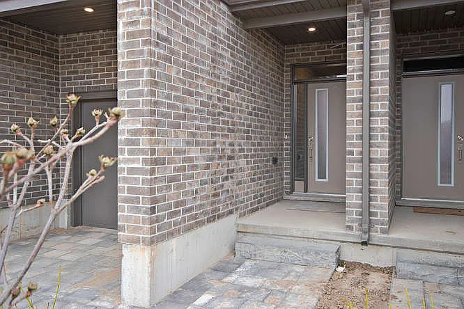 2070 Meadowgate Boulevard London — Photo 2