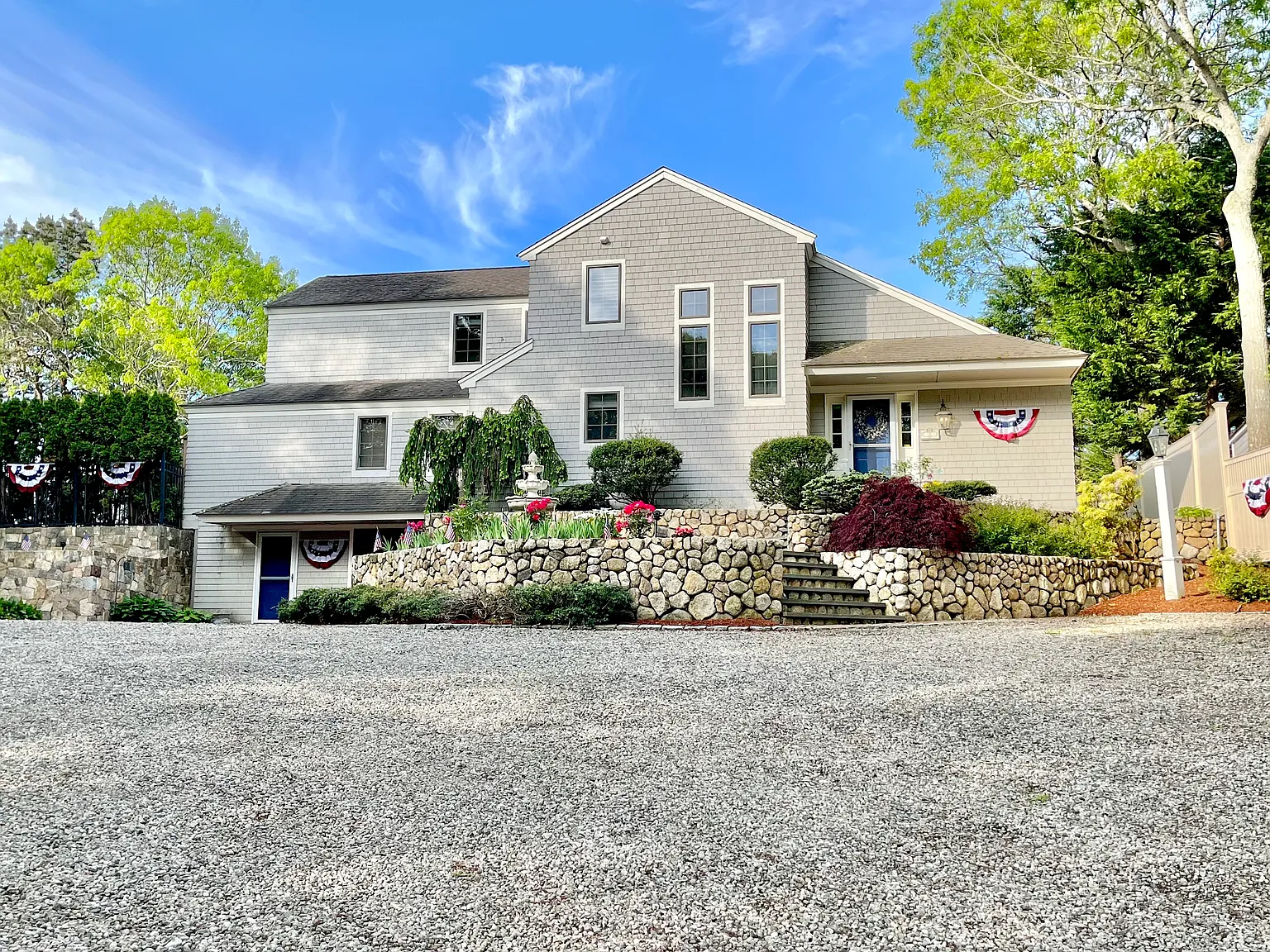 4 bed, 3.5 bath, 4624 sqft, $3,600 — Photo 1