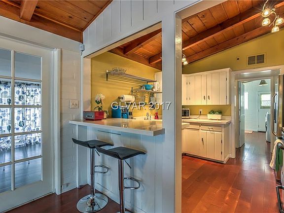 4th image of 2105 Bonnie Brae Ave #0