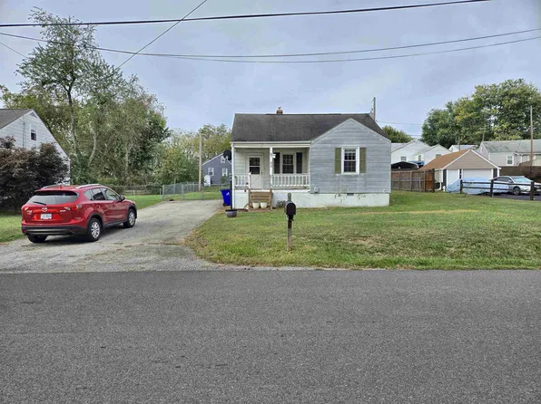165 Clearview Dr, Christiansburg, VA 24073