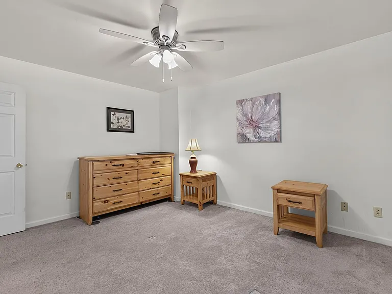 8 Cypress Dr — Photo 18