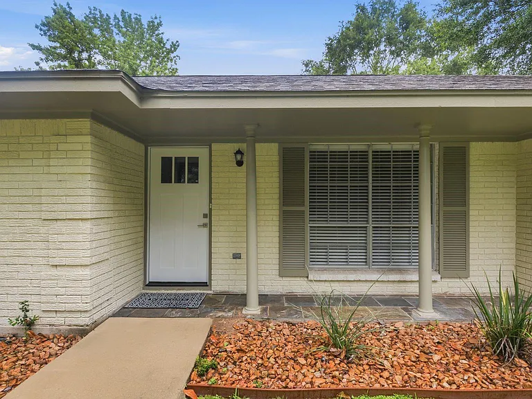1511 Sungail Dr — Photo 6
