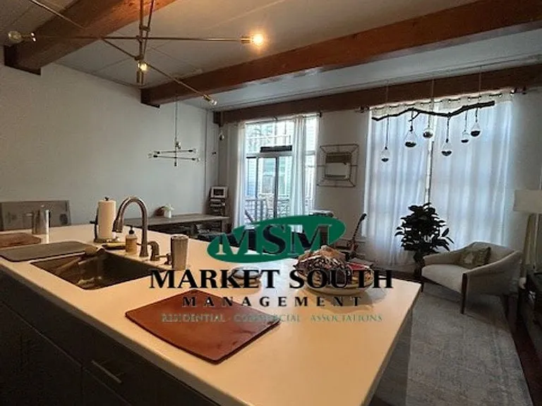 2407 Bull St #B — Photo 8