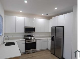 542 NW 92nd St APT 3, Miami, FL 33150