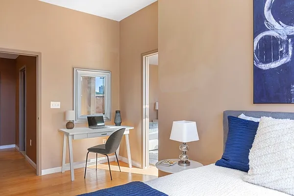 Sold by Compass | media 7
