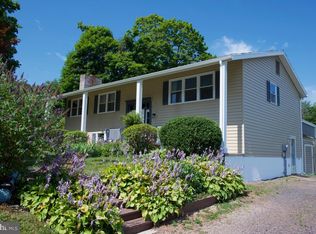 18 George St, Douglassville, PA 19518