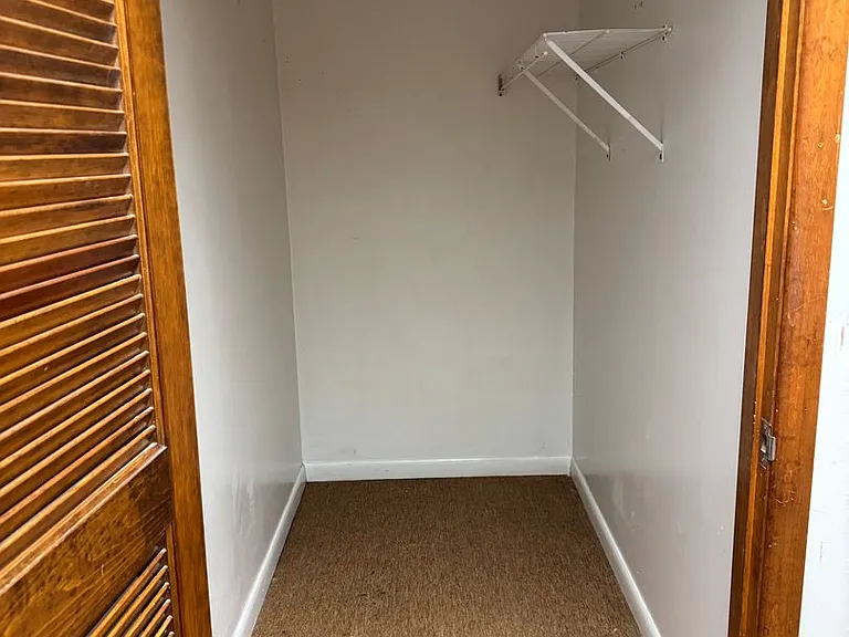 300 Seneca Ln — Photo 4