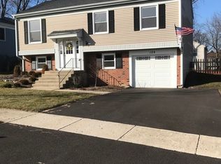 129 E Sherman St, Bartlett, IL 60103