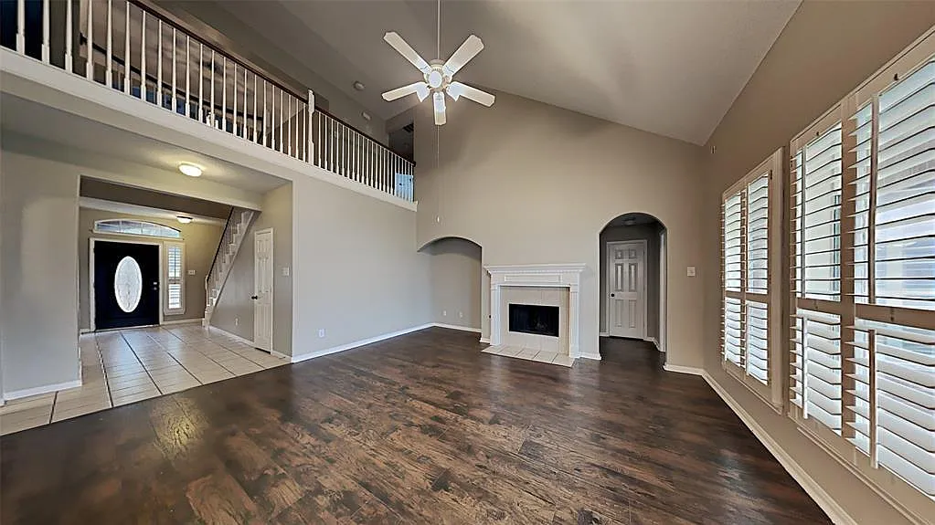 4 bed, 2.5 bath, 2625 sqft, $2,750 — Photo 2