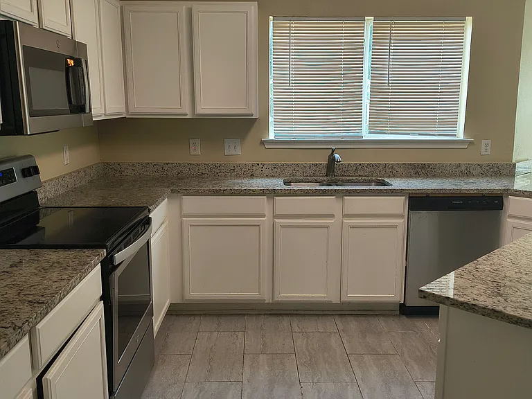 129 Jefferson Dr — Photo 6