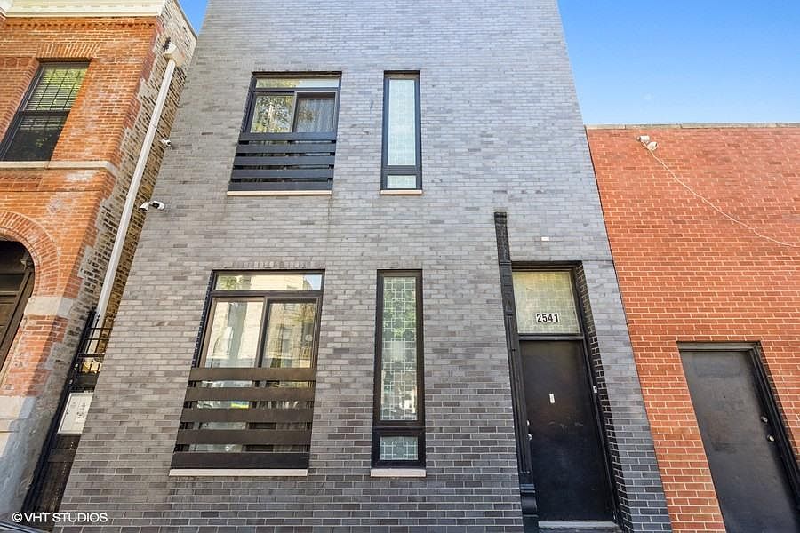1st image of 2541 W Chicago Ave APT 2R