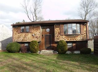 10 Thayer Pl, Warwick, RI 02888