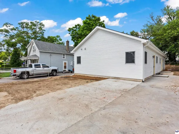 3026 Hamilton Plz, Omaha, NE 68131
