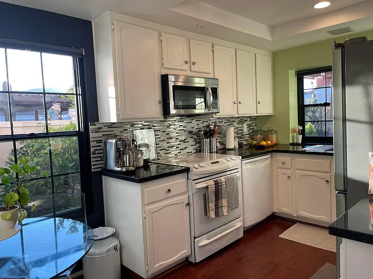 15895 Avenida Villaha — Photo 10