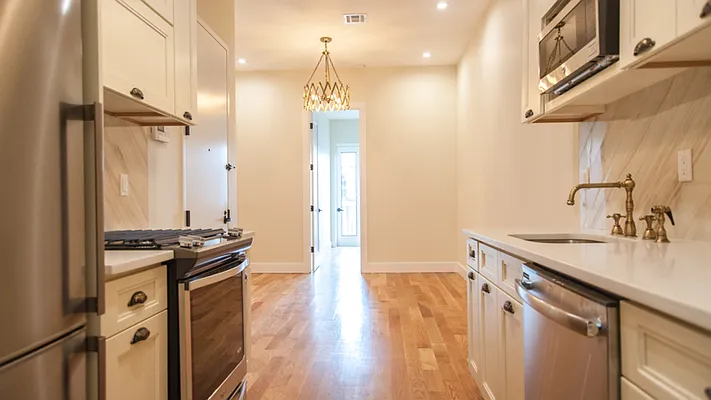 Rented by Nooklyn NYC LLC | media 28