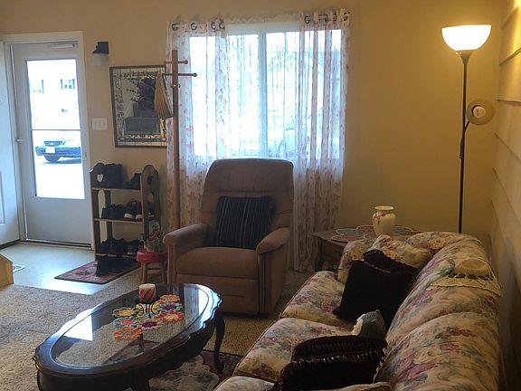 4th image of 4078 Genevieve Blvd