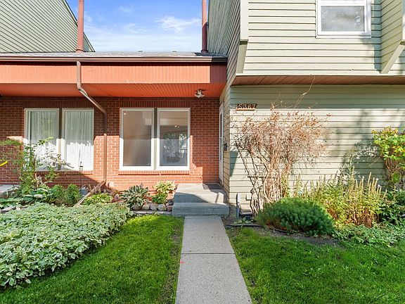 2nd image of 5367 Hill View Cres NW