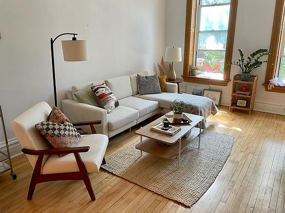 3rd image of 949 N Wolcott Ave APT 2F