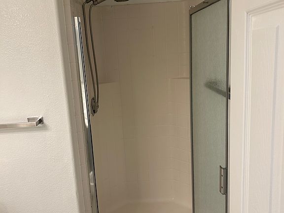 4th image of 521 Island Breeze Ln #1