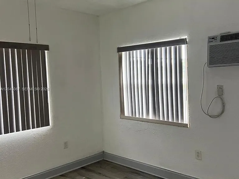 1322 SW 7th St #8 — Photo 6
