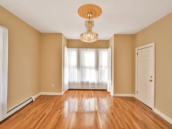 2nd image of 189 N Warren Ave