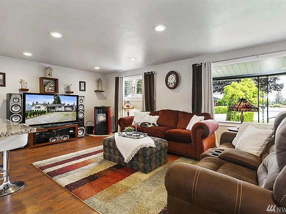3rd image of 6414 Olympic Dr