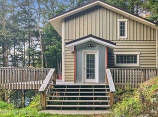 912 Highland Dr, Haines, AK 99827