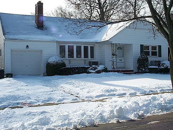 2nd image of 3712 Maxwell Dr