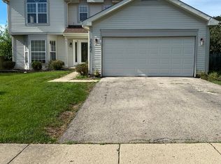 1161 Hill Crest Dr, Carol Stream, IL 60188