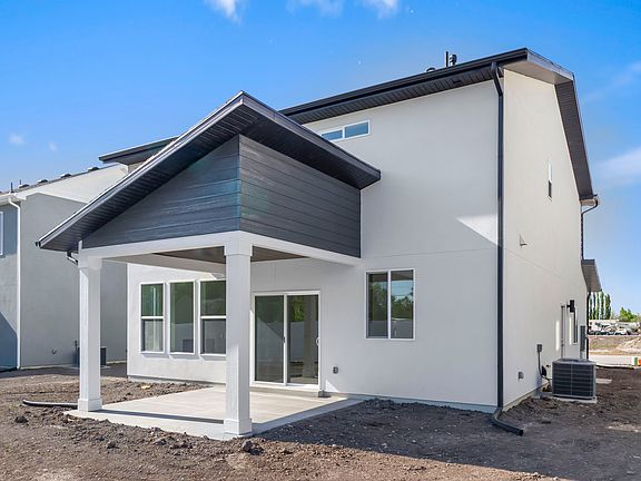 Finished home photos are representational images only. See sales agent for details.