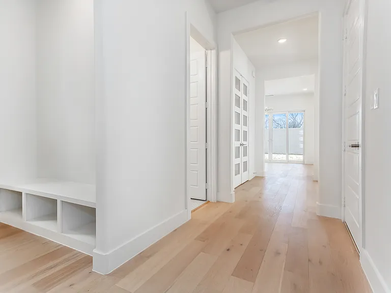 917 Protea St — Photo 10