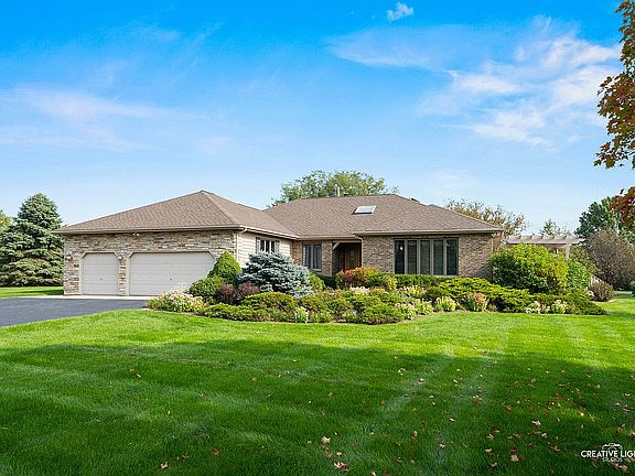 4th image of 6N393 Prairie Valley Dr