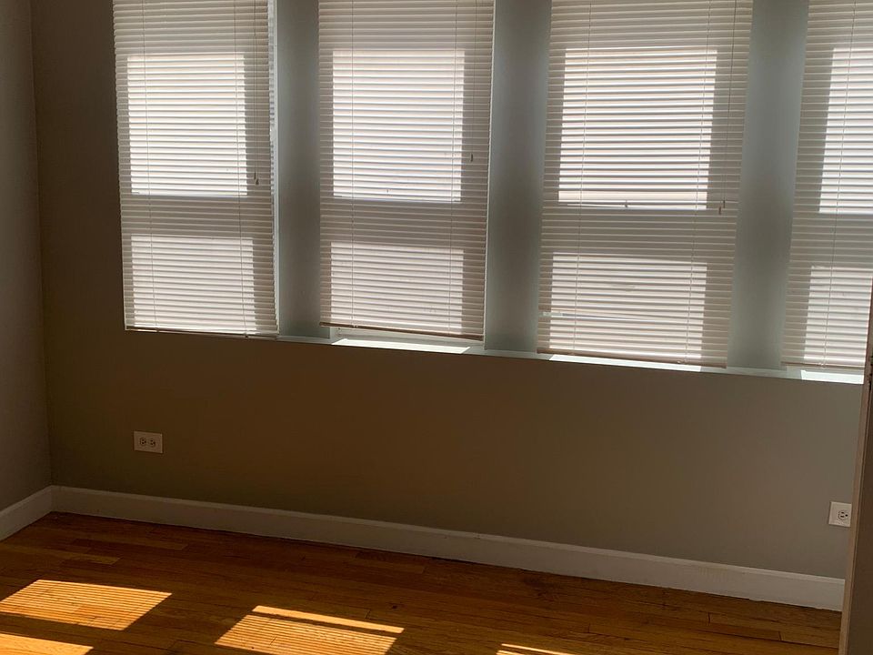 Middle Bedroom