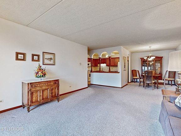 4th image of 6455 W Belle Plaine Ave APT 205