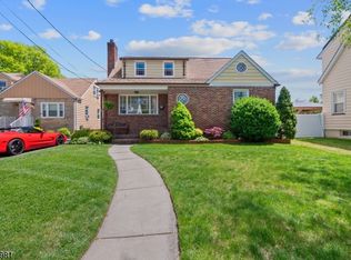 48 Kearney St, Lyndhurst, NJ 07071