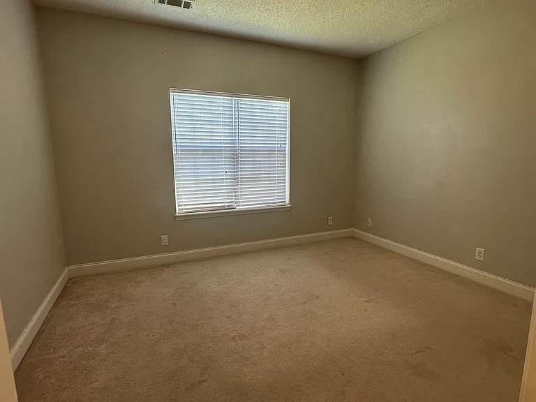 104 Elderberry Ct — Photo 17