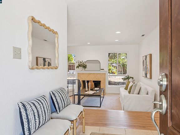 2nd image of 633 Laird Ln