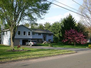 25 Standish Rd, Ellington, CT 06029