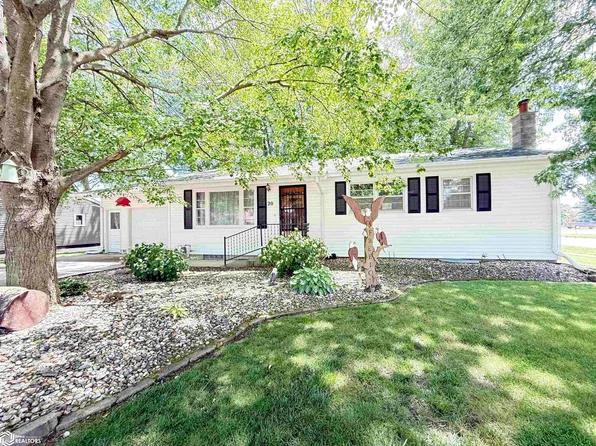20 Shar Denn Dr, Hampton, IA 50441