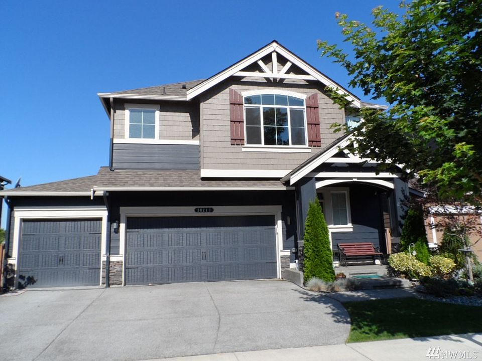 D.R. Horton home with over 3200 sq. ft. 6 bedrooms, 3.5 bathrooms and 3 car garage.