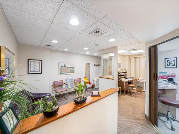 440 East 79th Street image 1 of 4