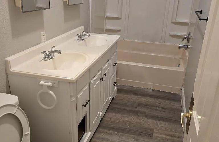 1014 N Superior St #1 — Photo 11