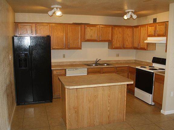 4th image of 8546 E Vernon Ave