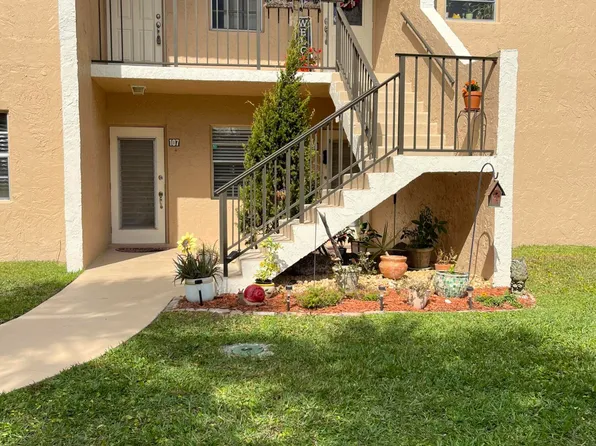 100 Lake Meryl Drive #207, West Palm Beach, FL 33411