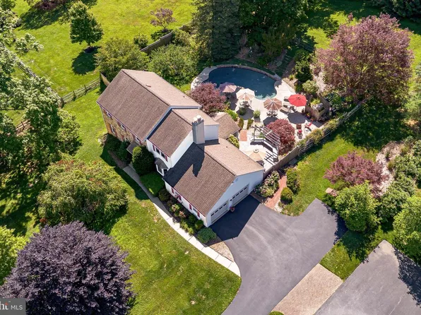 1002 Farm Ln, West Chester, PA 19382